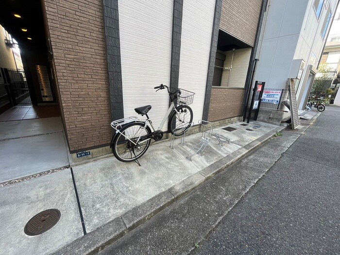 物件外観写真3　(駐輪場)