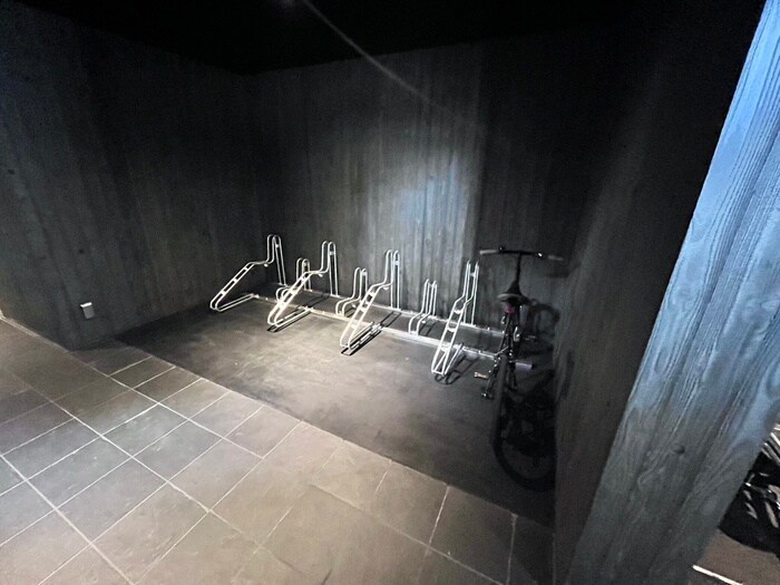 物件外観写真5　(駐輪場)