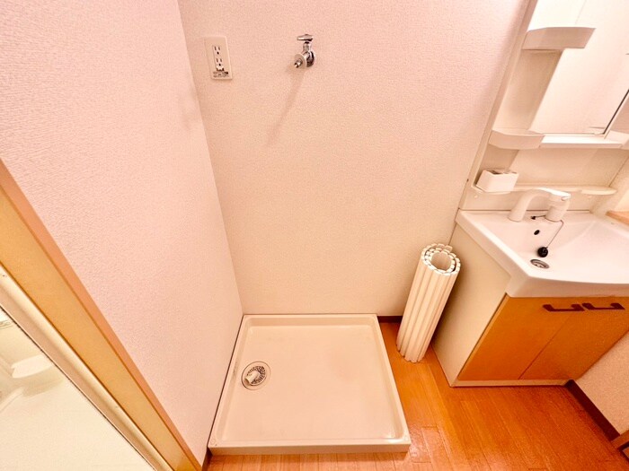 物件内観写真13　(洗濯機置場)