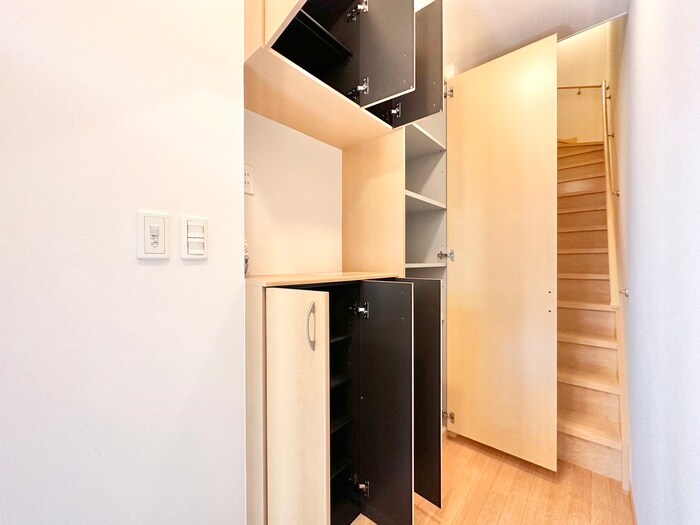 物件内観写真18　(靴箱)