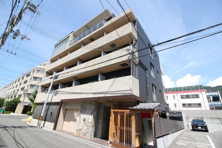 ラティ岡本外観写真