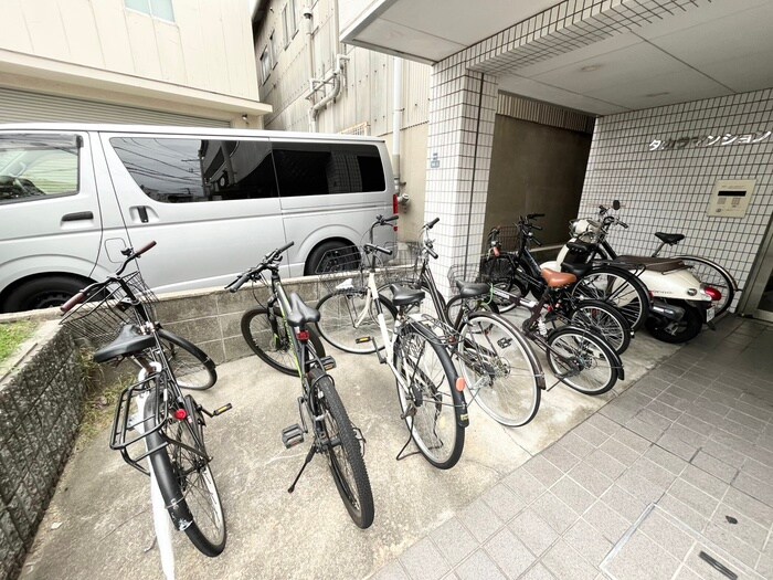 物件外観写真4　(駐輪場)