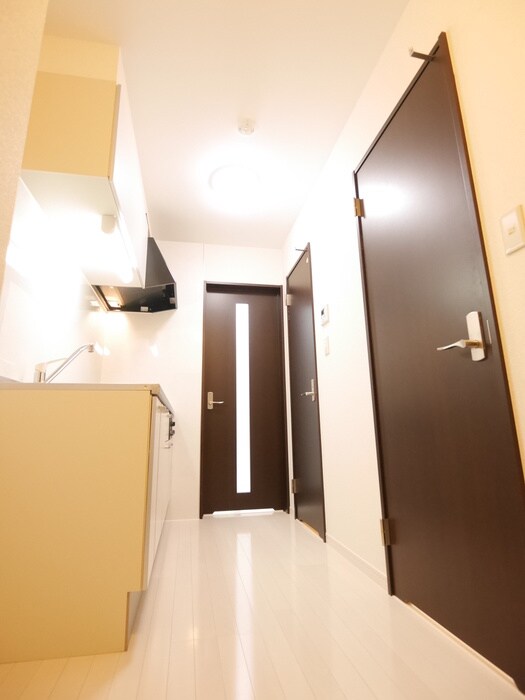 物件内観写真13　(廊下)