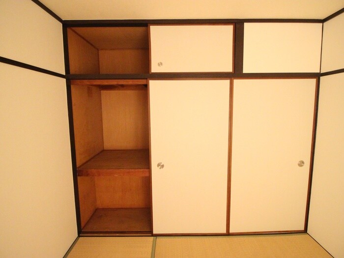 物件内観写真12　(収納)