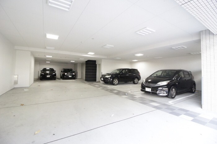 物件外観写真3　(駐車場)