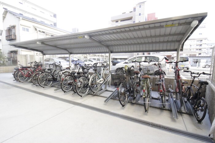 物件外観写真4　(駐輪場)