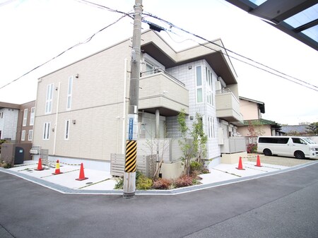 シャーメゾン ニーム外観写真