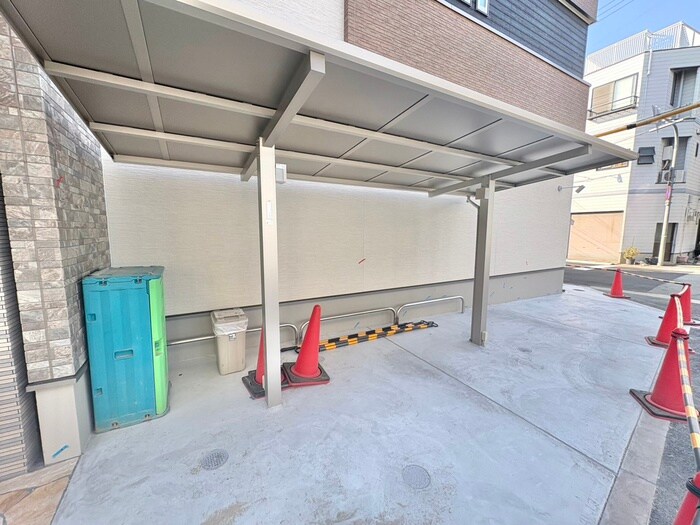 物件外観写真4　(駐輪場)