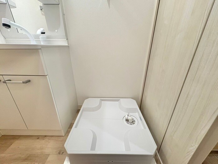 物件内観写真16　(洗濯機置場)