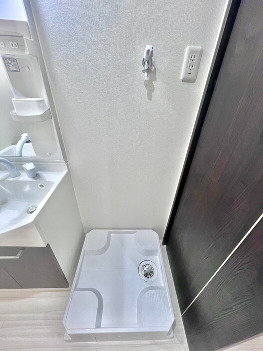 物件内観写真12　(洗濯機置場)