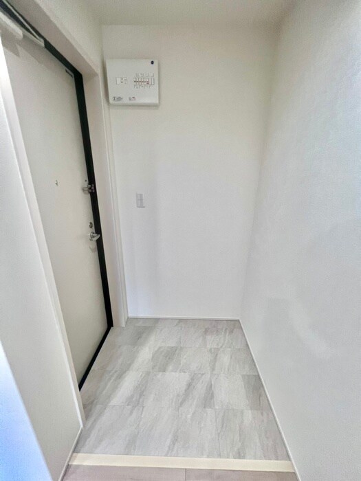 物件内観写真16　(玄関)