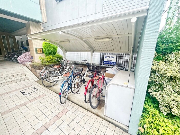物件外観写真3　(駐輪場)