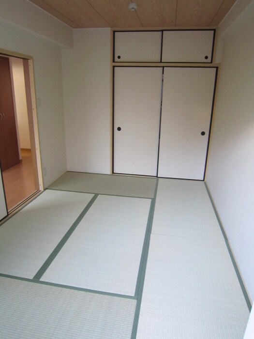 物件内観写真10　(居室)