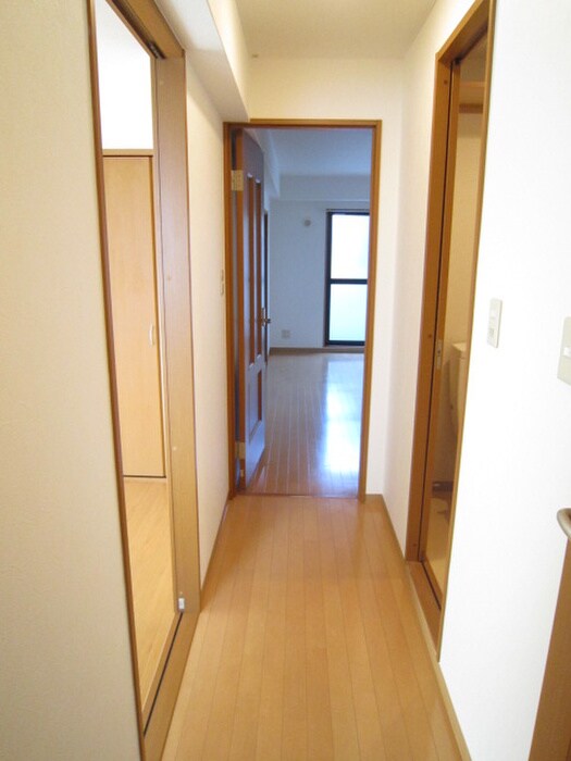 物件内観写真16　(廊下)