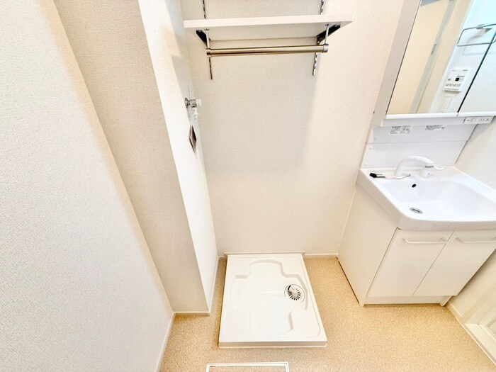 物件内観写真15　(洗濯機置場)