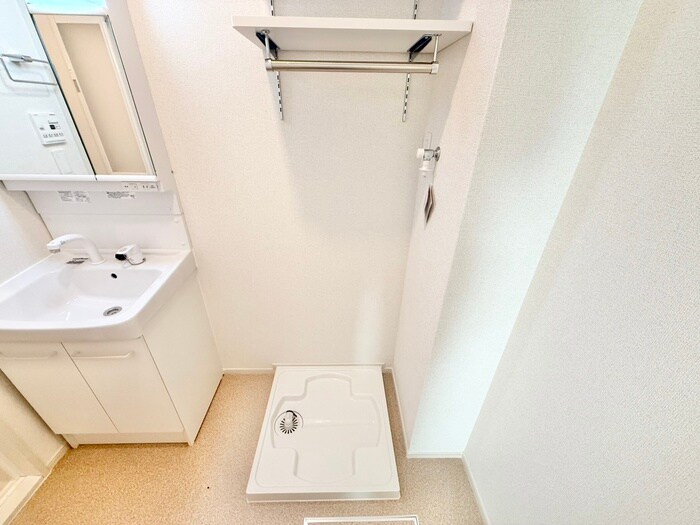 物件内観写真15　(洗濯機置場)