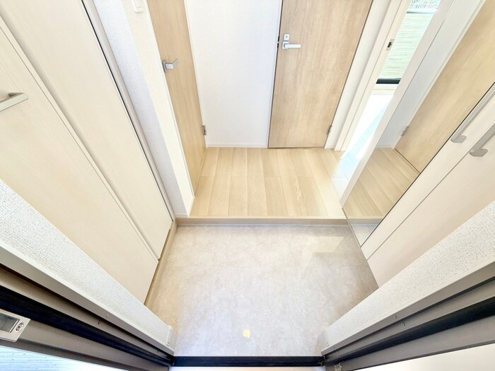 物件内観写真17　(玄関)