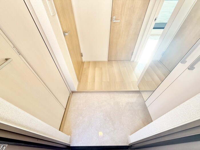 物件内観写真17　(玄関)