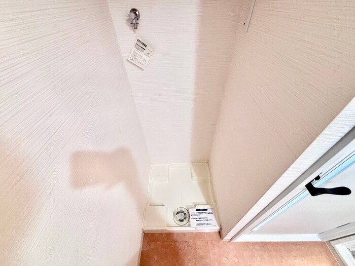 物件内観写真10　(洗濯機置場)