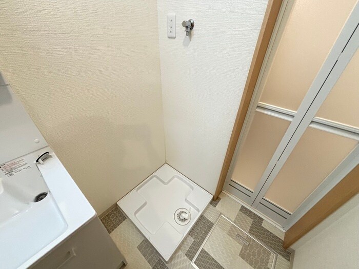 物件内観写真13　(洗濯機置場)