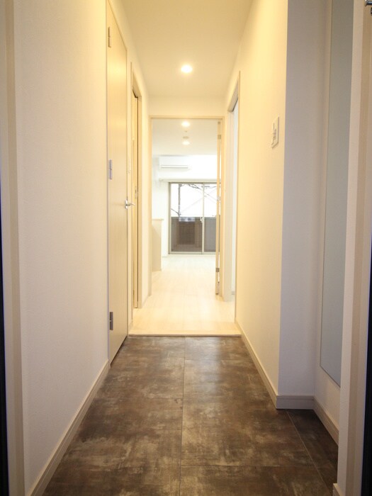 物件内観写真7　(玄関)