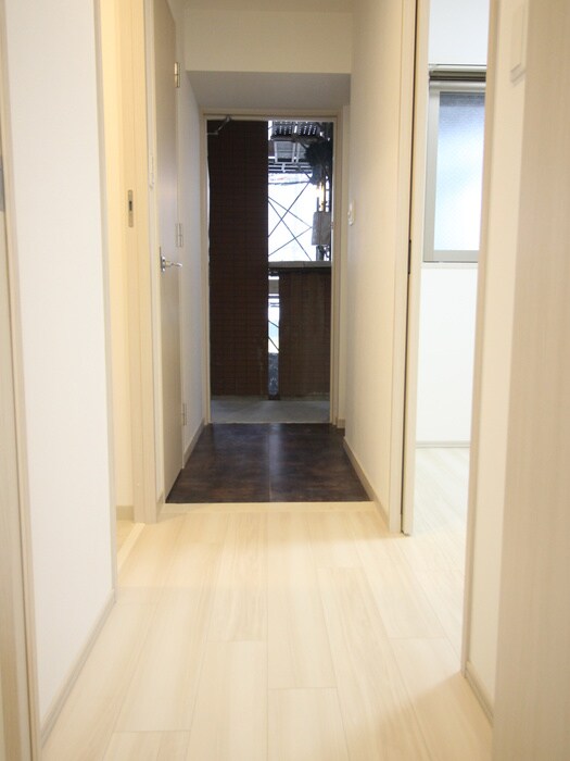 物件内観写真8　(廊下)