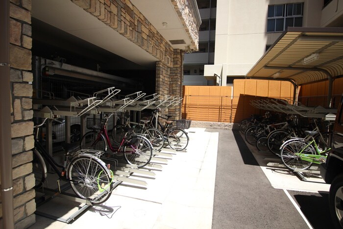 物件外観写真3　(駐輪場)