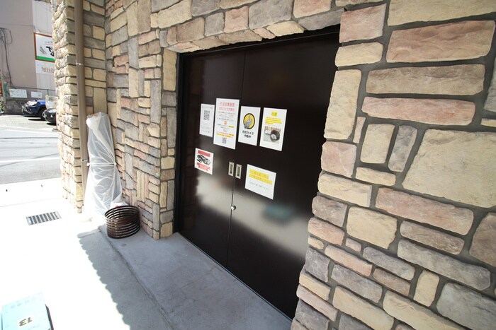 物件外観写真6　(建物設備)