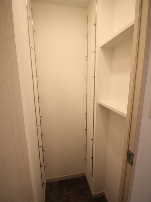物件内観写真13　(靴箱)