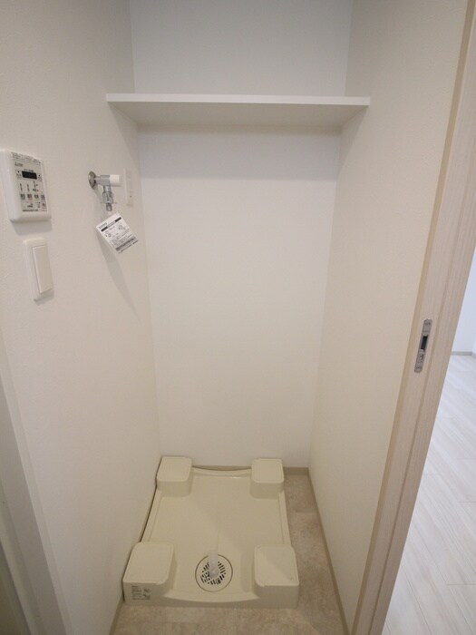 物件内観写真13　(洗濯機置場)