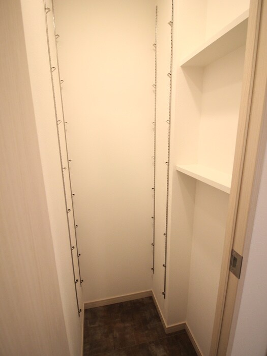 物件内観写真18　(収納)