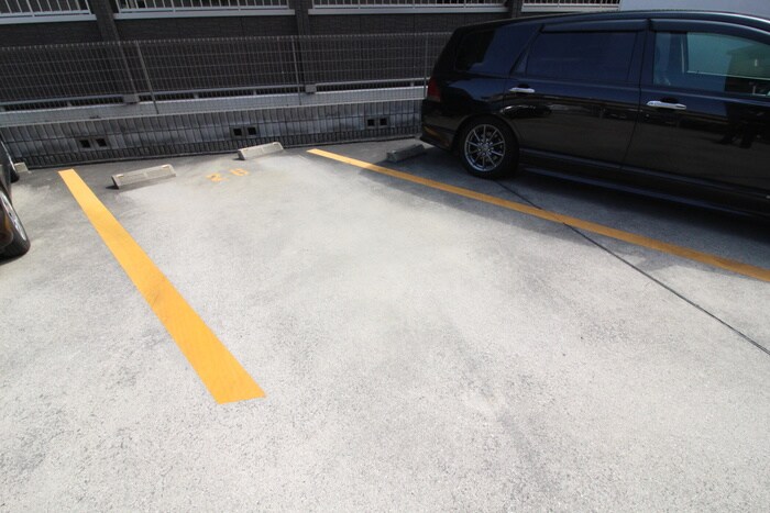 物件外観写真4　(駐車場)