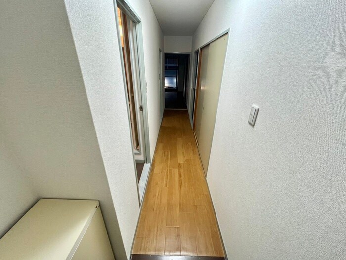 物件内観写真18　(廊下)