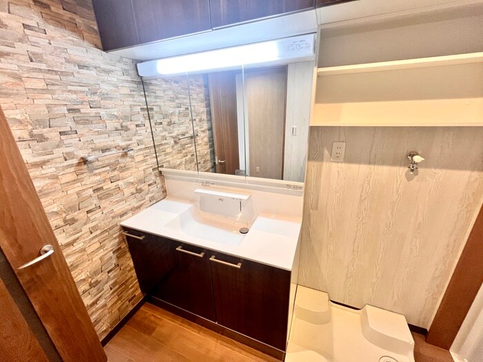 物件内観写真11　(洗面)