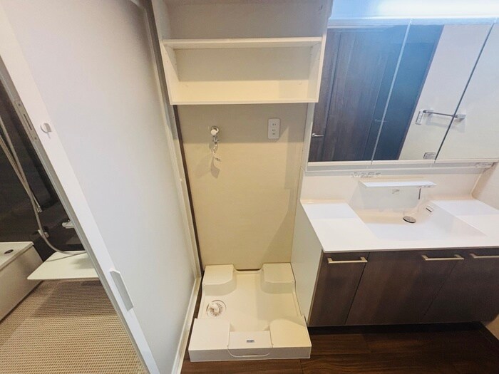 物件内観写真13　(洗濯機置場)