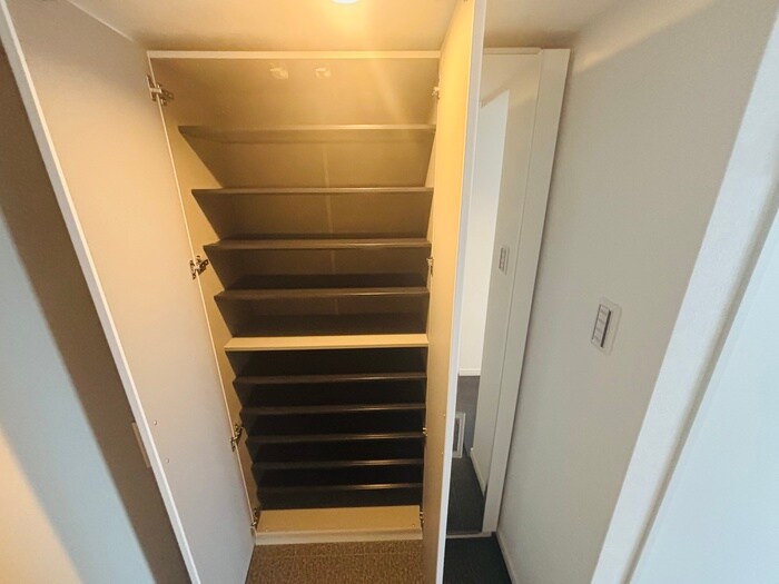 物件内観写真16　(靴箱)