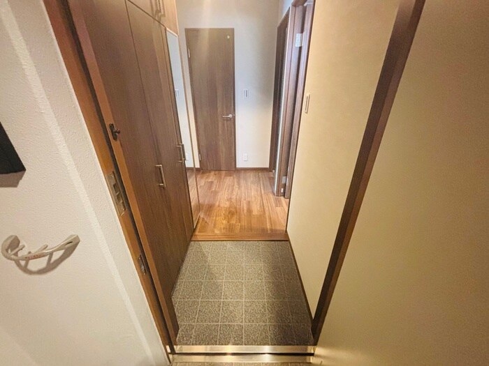 物件内観写真20　(玄関)