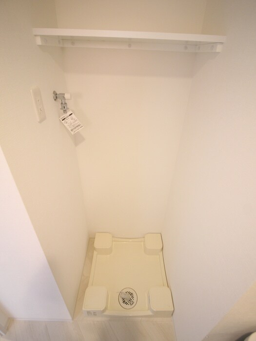 物件内観写真11　(洗濯機置場)