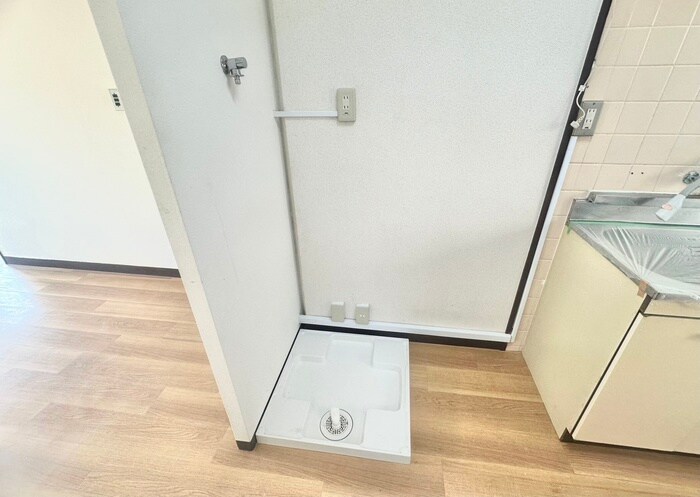 物件内観写真15　(洗濯機置場)