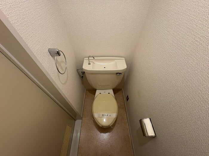 物件内観写真14　(トイレ)