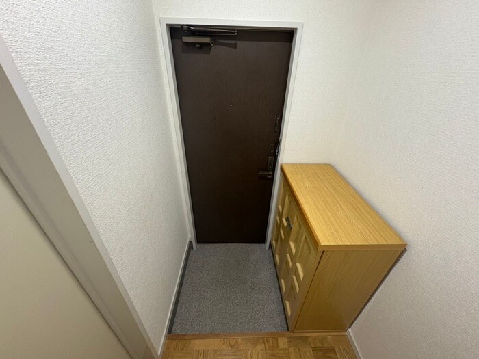 物件内観写真17　(玄関)