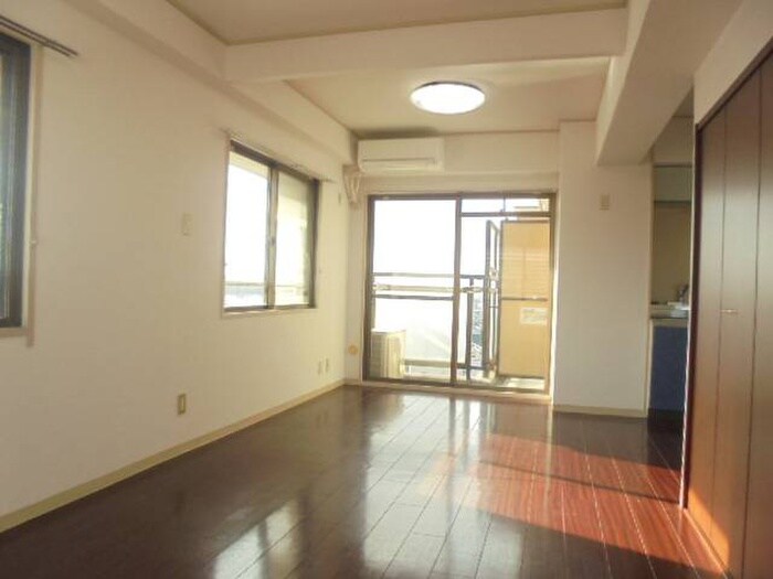 物件内観写真8　(居室)