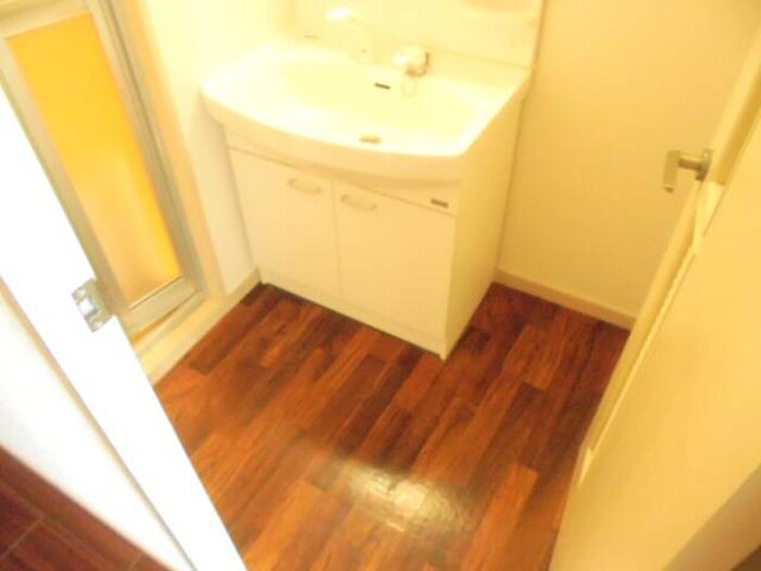 物件内観写真14　(洗濯機置場)