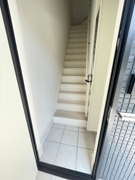 物件内観写真17　(玄関)