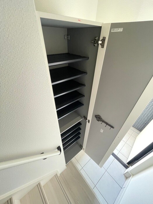 物件内観写真18　(靴箱)