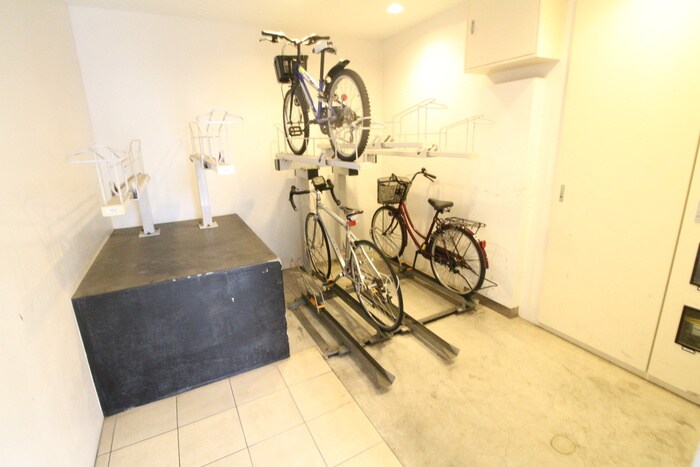 物件外観写真6　(駐輪場)