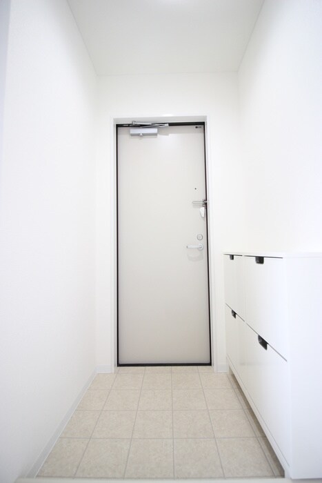 物件内観写真16　(玄関)