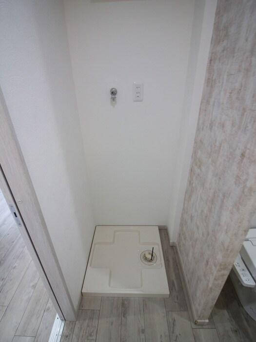 物件内観写真13　(洗濯機置場)