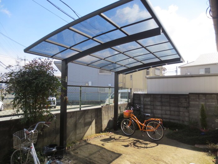 物件外観写真3　(駐輪場)