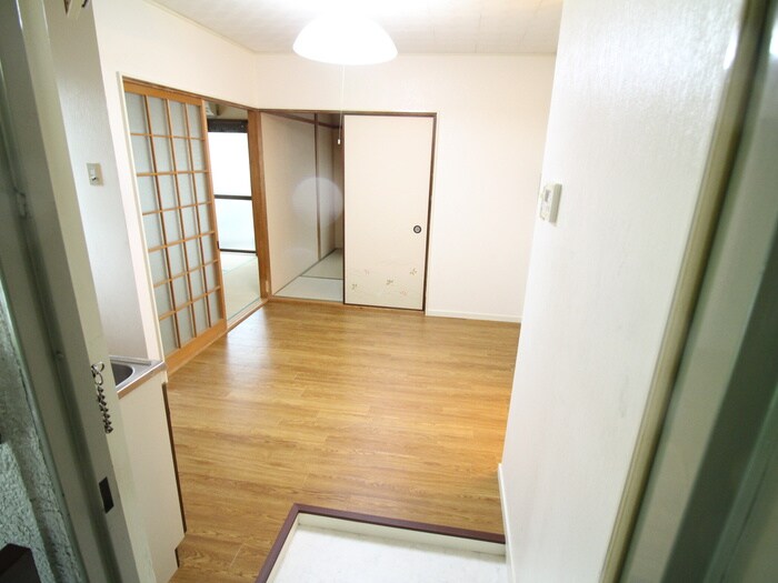 物件内観写真22　(玄関)